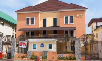 Annes Luxury Suites Ltd