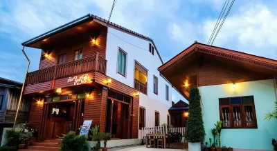 Ban Glai Kong Hotels near Chiangkhan View Tower