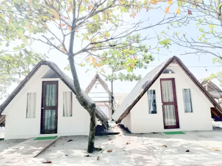 Le Blanc by Arirang Beach Resort Отели рядом с достопримечательностью «Zambales Destination»