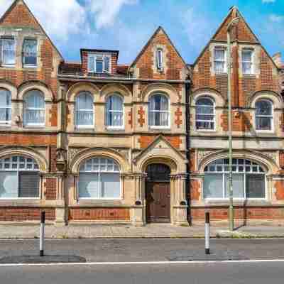 Wesley Chambers by Redwood Stays Hotel Exterior