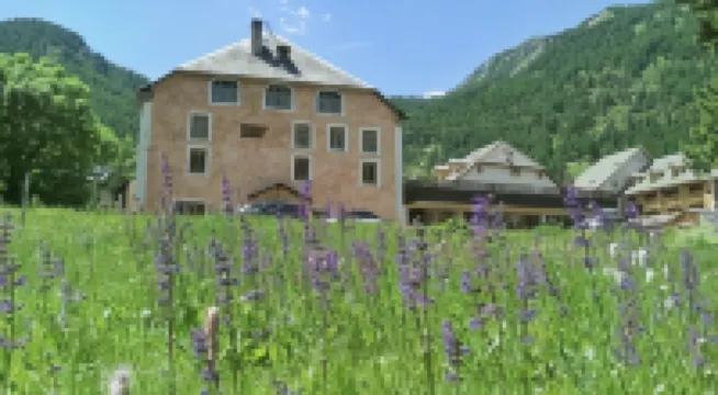 Auberge de Jeunesse HI Serre-Chevalier Отели в г. 