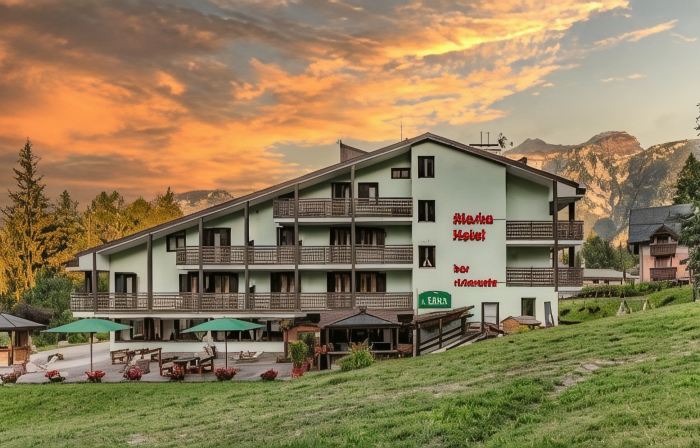 Hotel Alaska