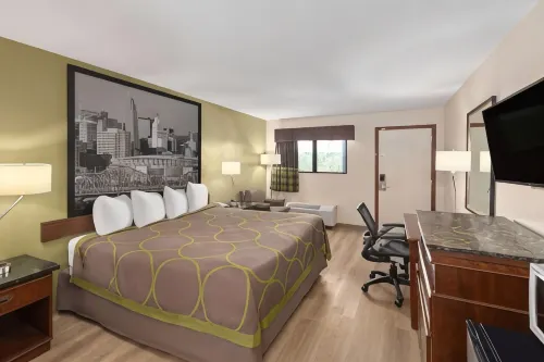 Super 8 by Wyndham Fort Mitchell Cincinnati Area Hotels in Fort Mitchell
