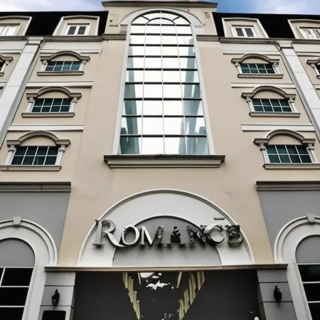 Romance Hotel Srinakarin Отели рядом с достопримечательностью «Торговый центр Seacon Square»