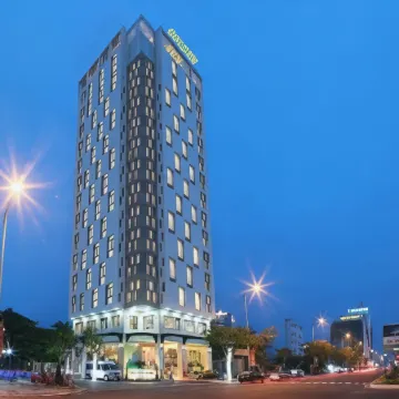 Golden Sun Hotel Danang Отели рядом с достопримечательностью «Phap Lam Pagoda»