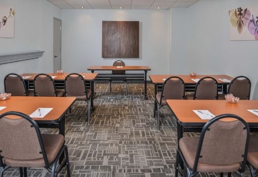 6. 햄프턴 인 클로..