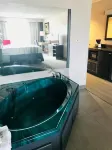 Country Inn & Suites by Radisson, Warner Robins, GA - Hot Tub