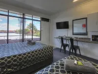 Twin Swans Motel Hotels in Inverell