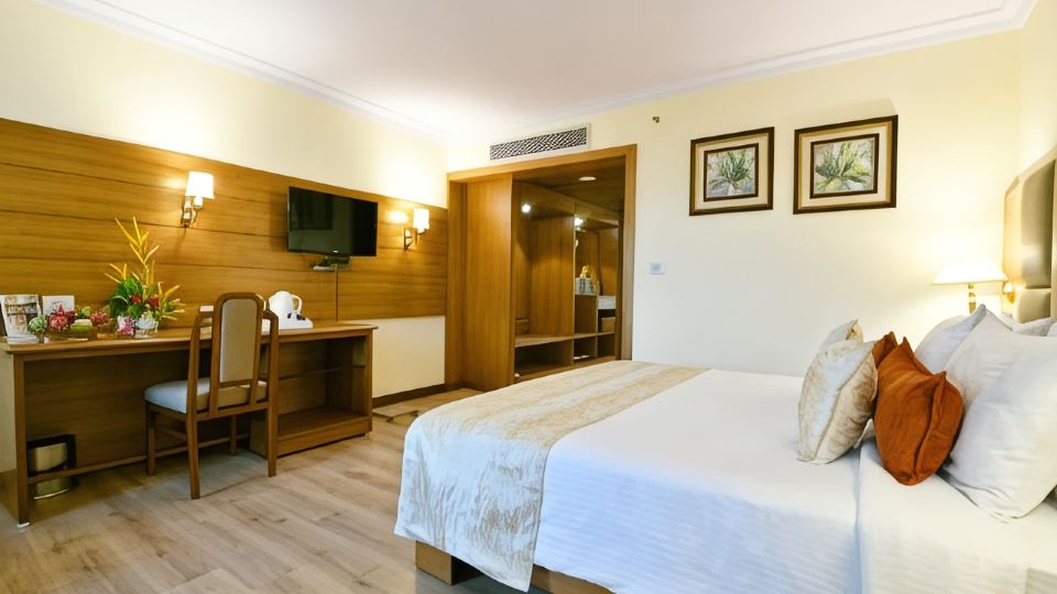 Peerless Hotel Kolkata