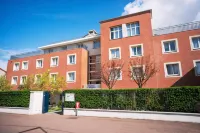 Séjours & Affaires Créteil le Magistere Hotels in Saint-Maur-des-Fossés