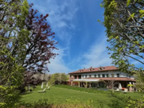 Cascina Baràc Hotels in Alba