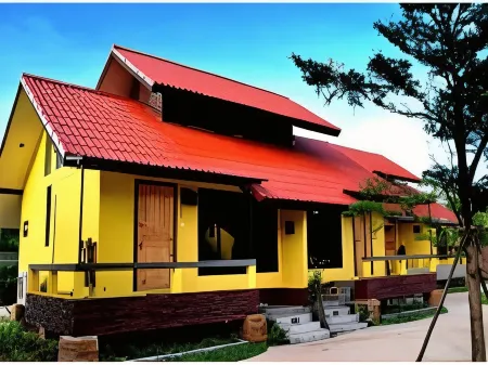 Tanisa Resort Отели рядом с достопримечательностью «Krom Luang Chumphon Khet Udomsak Royal Palace»