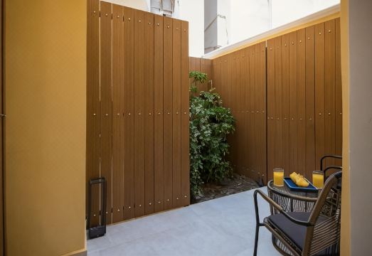 럭셔리한 주방 시설이 갖춰진 객실 내부