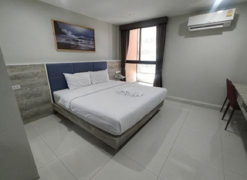 สัตหีบ 9 Boutique