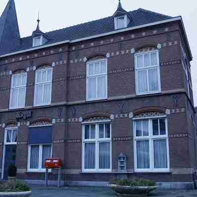 Hotel & Appartementen Royal Hotel Exterior