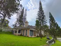 Villa Kota Bunga A8-01 - 3Br with Pool by Zahra Al-Jazeerah