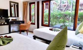 Baan Amphawa Resort & Spa