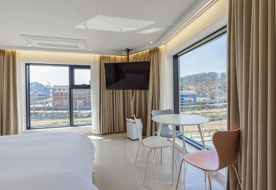 엠에이치호텔 객리단길점의 쾌적한 객실 내부