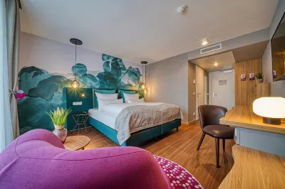 Vienna House Easy by Wyndham Freiburg City Hotels in der Nähe von Preis-Prinz e.K. Sundgauallee