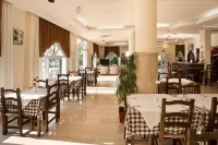 Bare Hill Holiday Village Hotels in Karavas