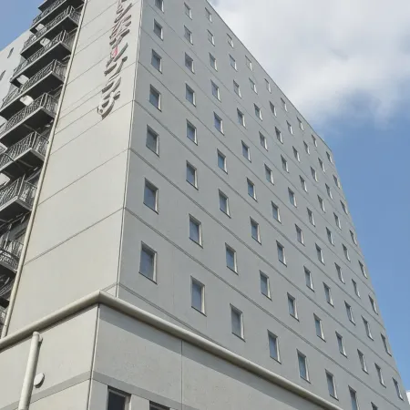 Hakata Nakasu Washington Hotel Plaza Отели рядом с достопримечательностью «Кусида Дзиндзя»
