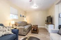 Spacious 1-BR Home w/ King Bed near Yosemite