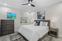 Luxurious Home Near the Beach. High-End Bonita Bay Gated Community