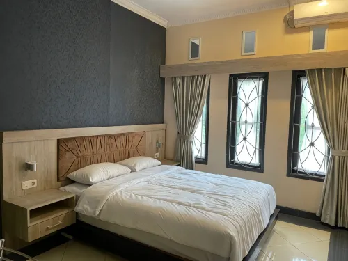 Regol Guest House 5Br Bandung - 2-Star