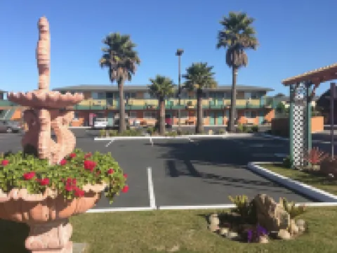 Sand Castle Inn Hotels in Seaside