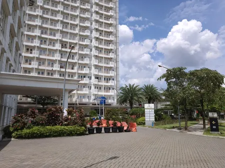 AR Putra at Sentul Tower Apartment Отели рядом с достопримечательностью «Таман Будайя Сентул Сити»