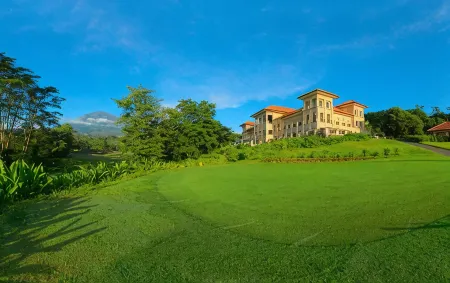 Finna Golf & Country Club