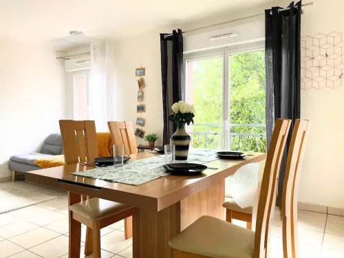 Lillas : Appartement Chill à 2 pas du Centre-ville de Melun Hotels in Melun