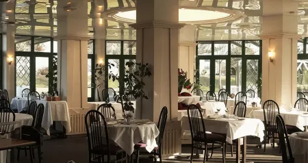 Hôtel Oceania Nantes Aéroport Отели в г. Ле Сореньер