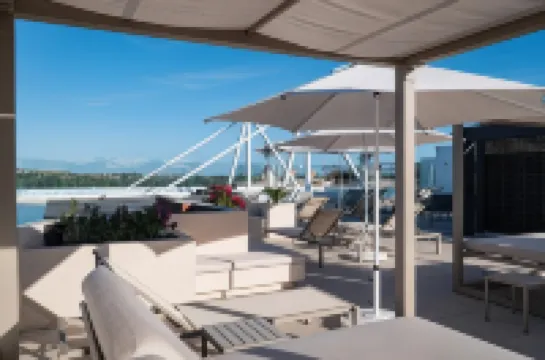 Flamboyan Hotel & Residences