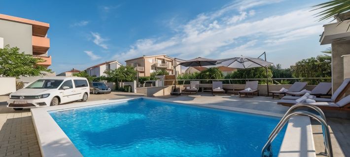Apartments & Rooms Danivan Pool Villas Hotels in Novalja