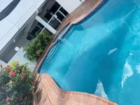 Centrepoint Motor Inn - Pools