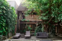Da Housetel Kuta Hotels near Carrefour Sunset Road