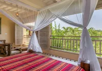 Tombo House - balcony
