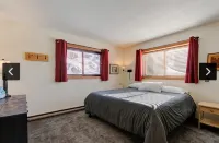 Amazing  2-bedroom condo above Story Land with AC, WiFi in beautiful Bartlett