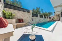 Apartments Vanja - مسبح
