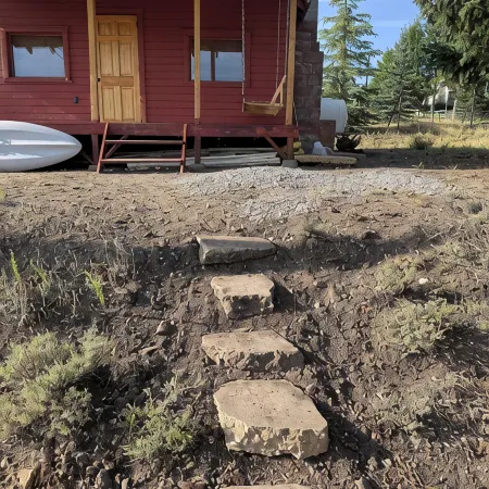 Nice quaint cabin in Panguitch Lake UT with a great view!