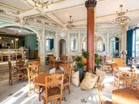 Pestana Porto - A Brasileira, City Center & Heritage Building Hotels near Fernandine Wall