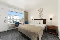 Eden Roc Motel - 2-Star