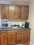 Two bedroom apartment in charming Hendersonville, walk to Main Street. - 3-Star