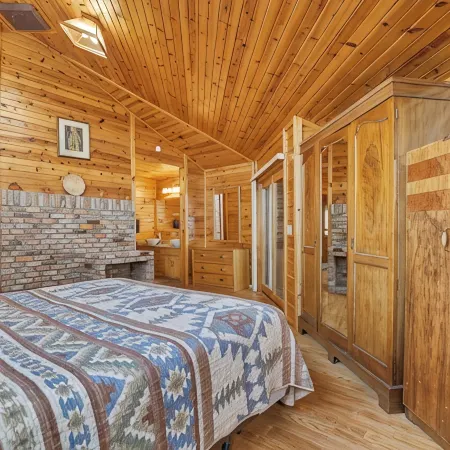 The Dakota Hogan –  4-Bedroom Mountain Retreat with Panoramic Black Hills Views