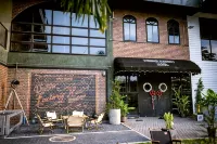 Dream Factory Hotel