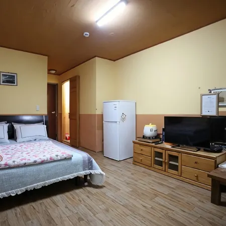 Inje Forest Healing Story Pension Отели рядом с достопримечательностью «Храм Baekdamsa»