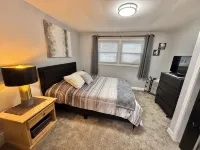 Charming 3-bedroom house with WiFi, AC in lovely Green Bay- close to Lambeau