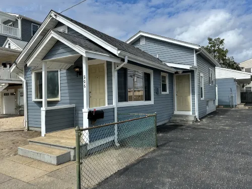 Newly Renovated-2 BR 1 BA House
