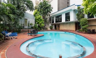 Manhattan Hotel Bangkok